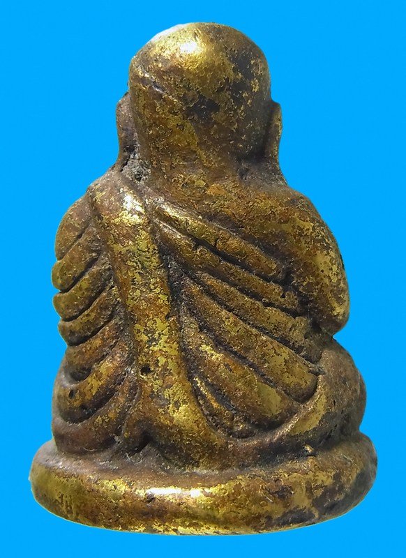 Loplor Luang Phor Ngern – Thai Amulet Centre